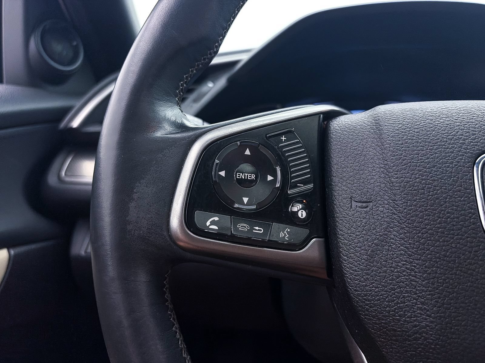 Used 2017 Honda Civic EX-L image 27