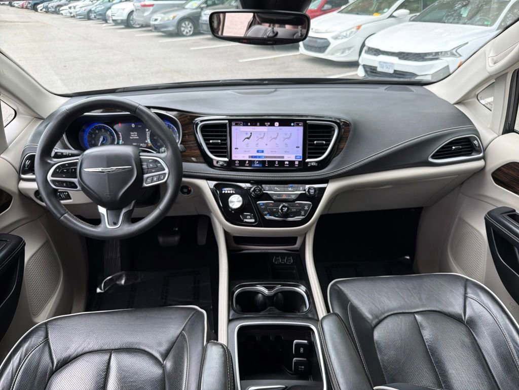 Used 2023 Chrysler Pacifica Limited FWD image 22