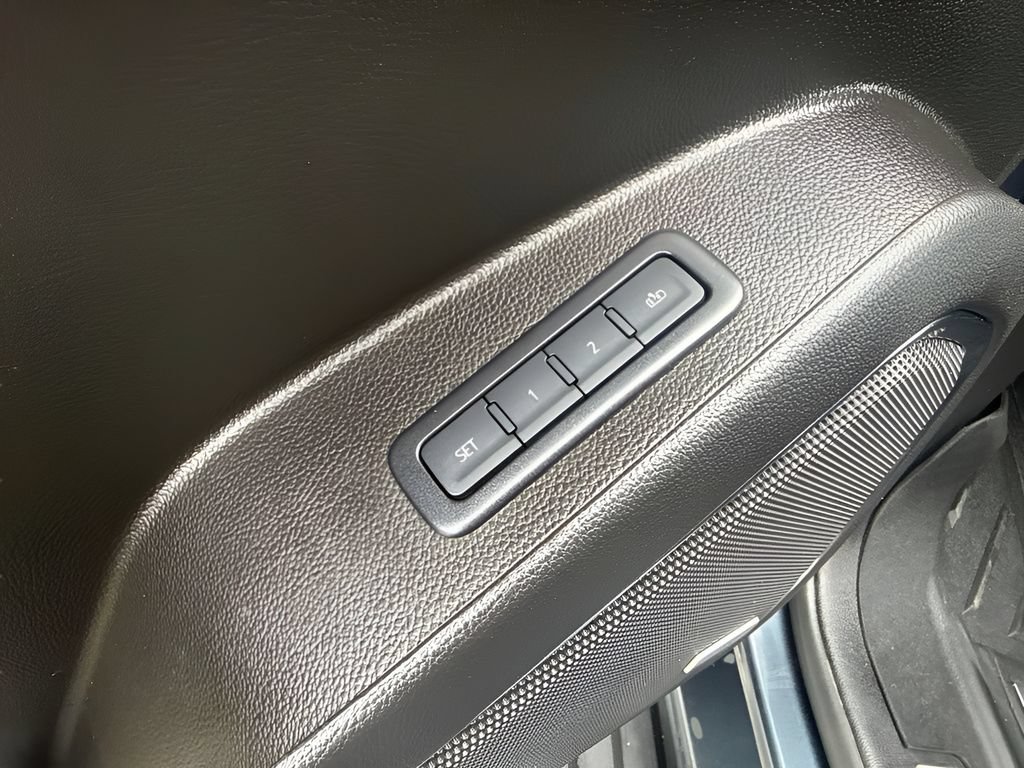 Used 2020 Chevrolet Suburban Premier AWD/4WD image 11