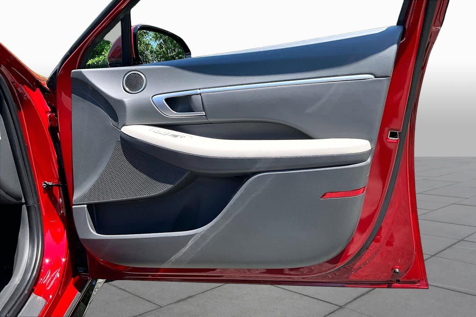 Used 2025 Hyundai Sonata SEL FWD image 23