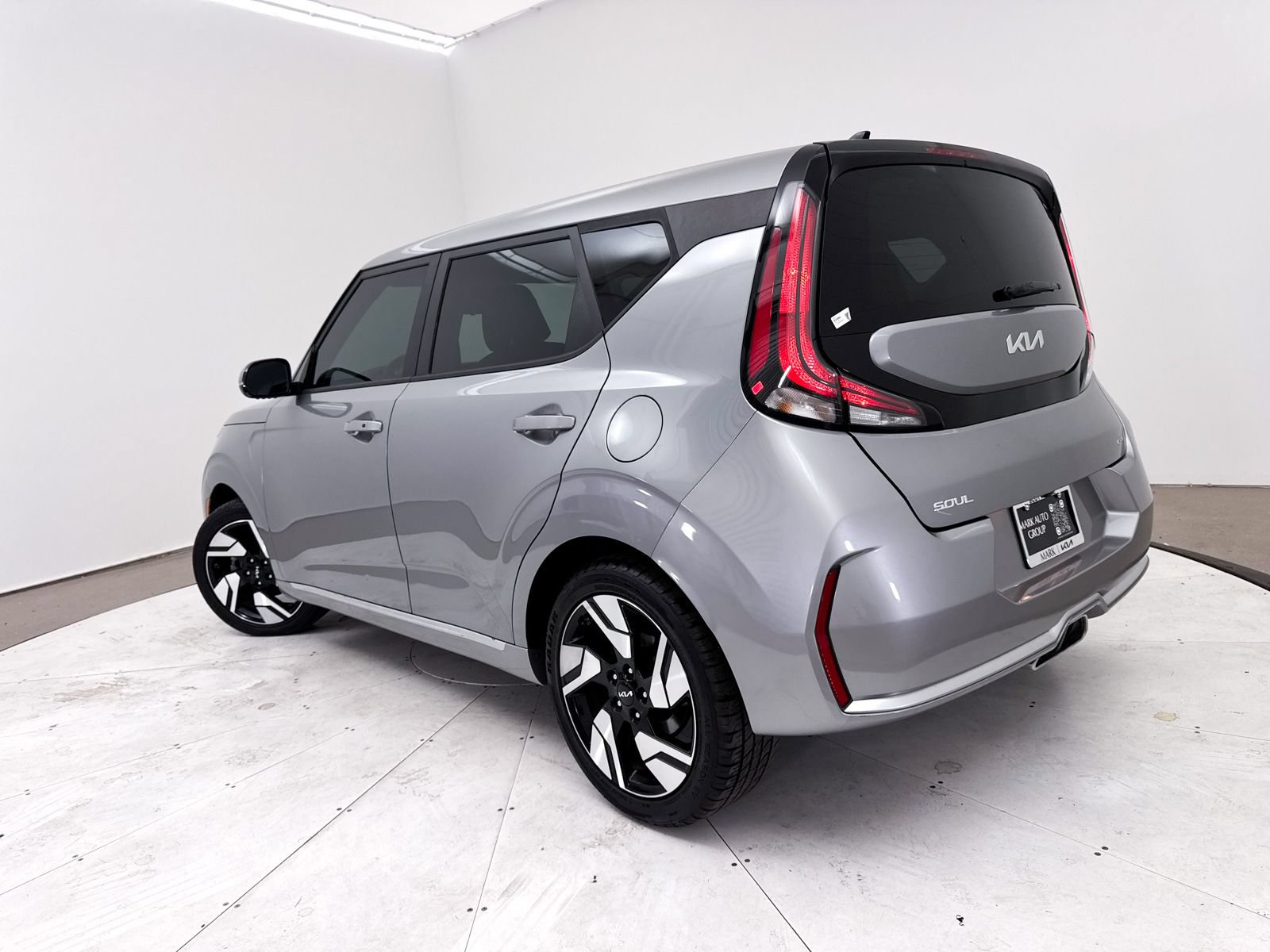 Certified 2023 Kia Soul GT-Line FWD image 2