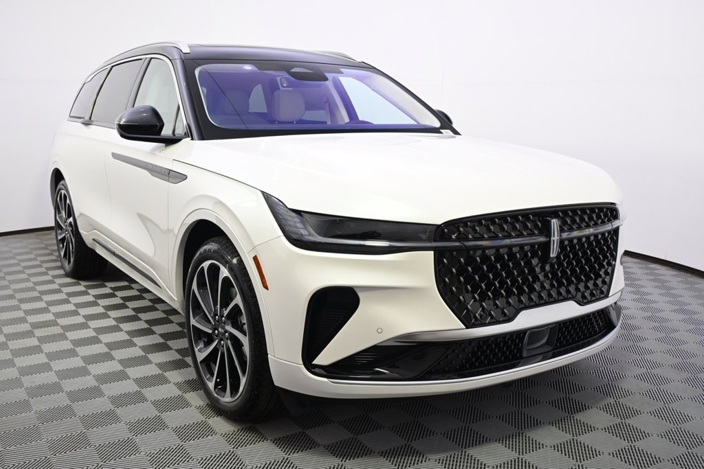 New 2026 Lincoln Nautilus Black Label image 8