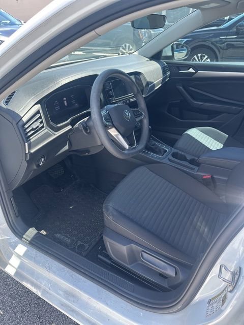 Used 2023 Volkswagen Jetta S FWD image 3