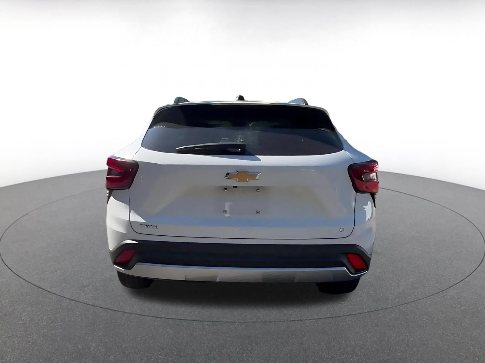 Used 2025 Chevrolet Trax LT w/ LT Convenience Package FWD image 12