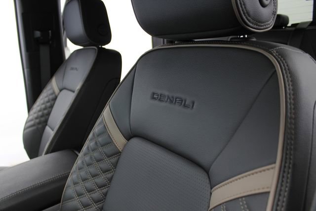 New 2026 GMC Canyon Denali AWD/4WD image 16