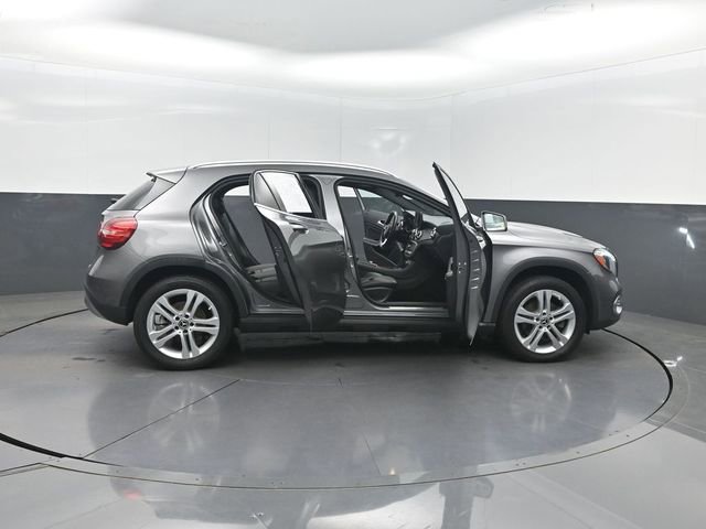 Used 2020 Mercedes-Benz GLA 250 4MATIC w/ Premium Package image 39