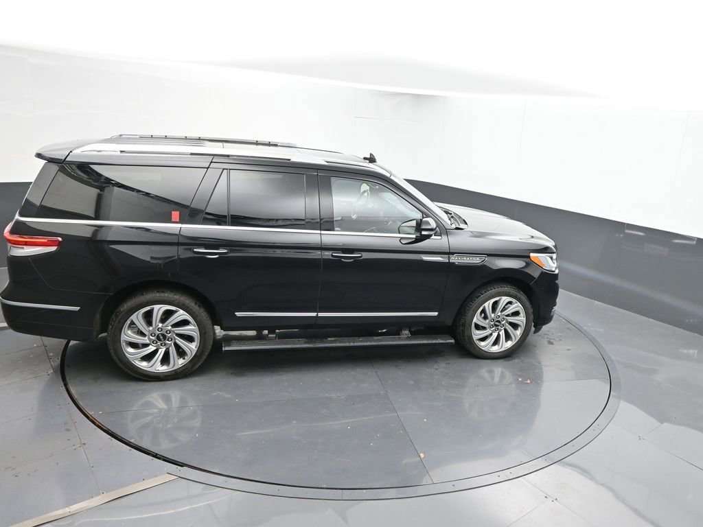 Used 2024 Lincoln Navigator Premiere image 43