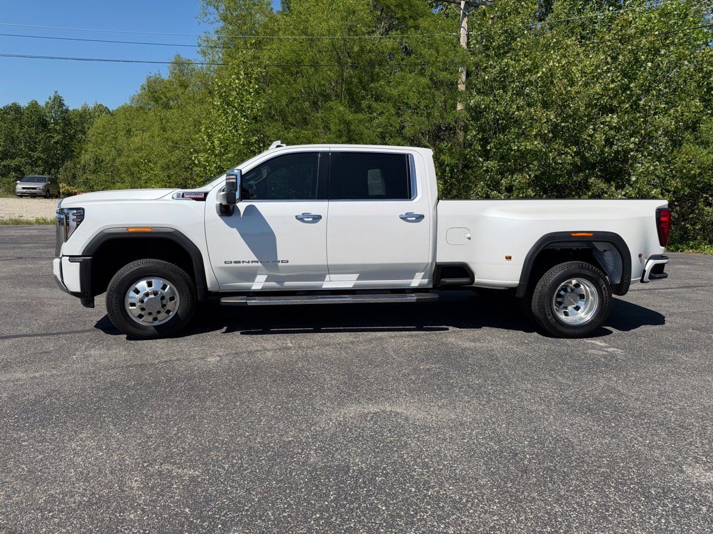 Used 2025 GMC Sierra 3500 Denali w/ Denali Reserve Package AWD/4WD image 12
