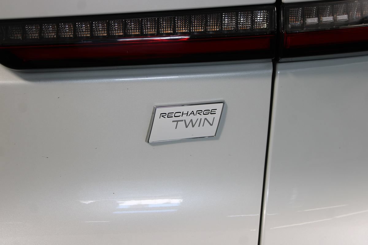 Used 2023 Volvo C40 P8 Recharge Ultimate AWD/4WD image 9