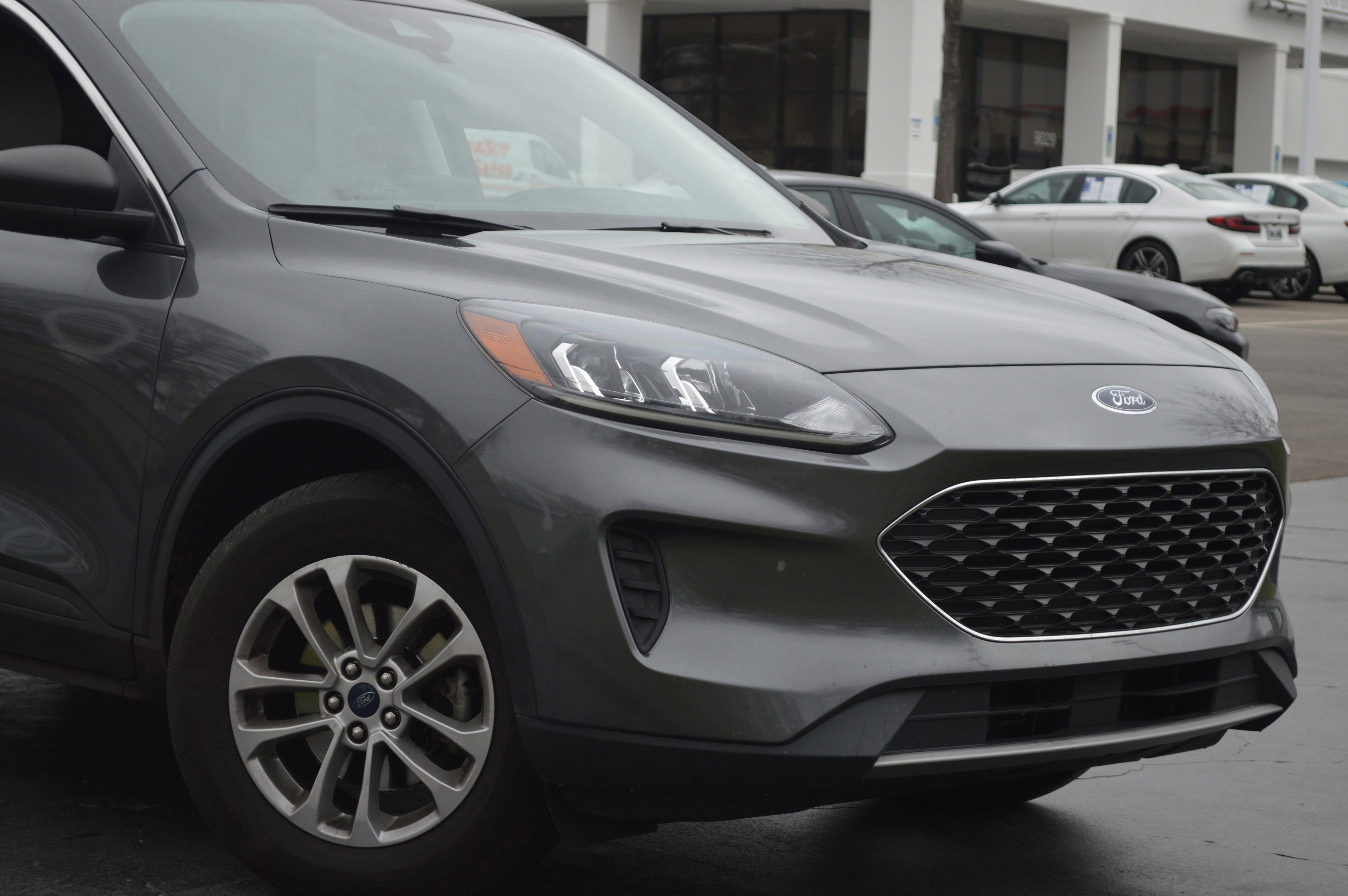 Used 2022 Ford Escape SE w/ Convenience Package image 2
