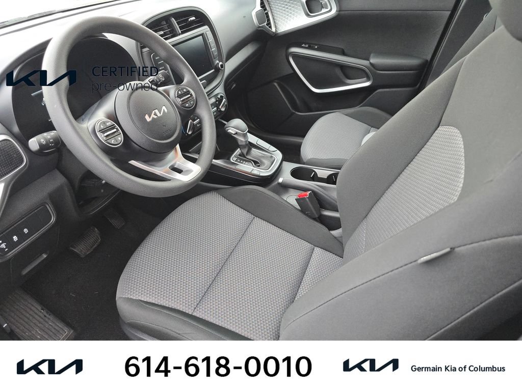 Certified 2025 Kia Soul LX w/ LX Technology Package FWD image 17