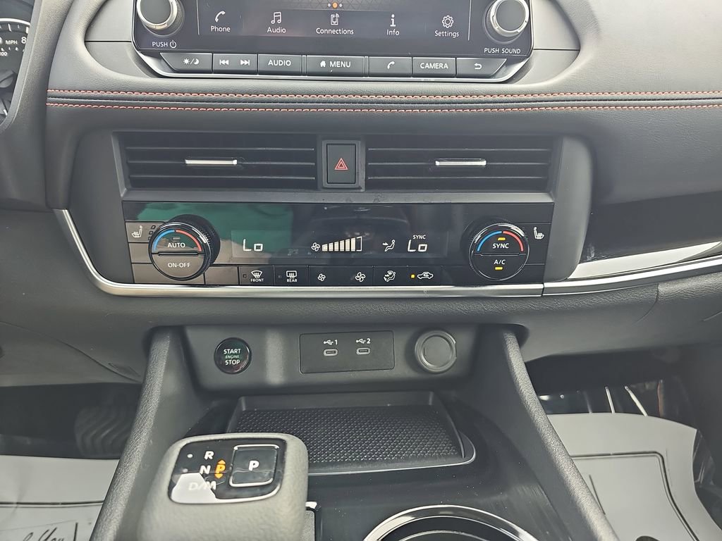 Used 2025 Nissan Rogue SV image 27