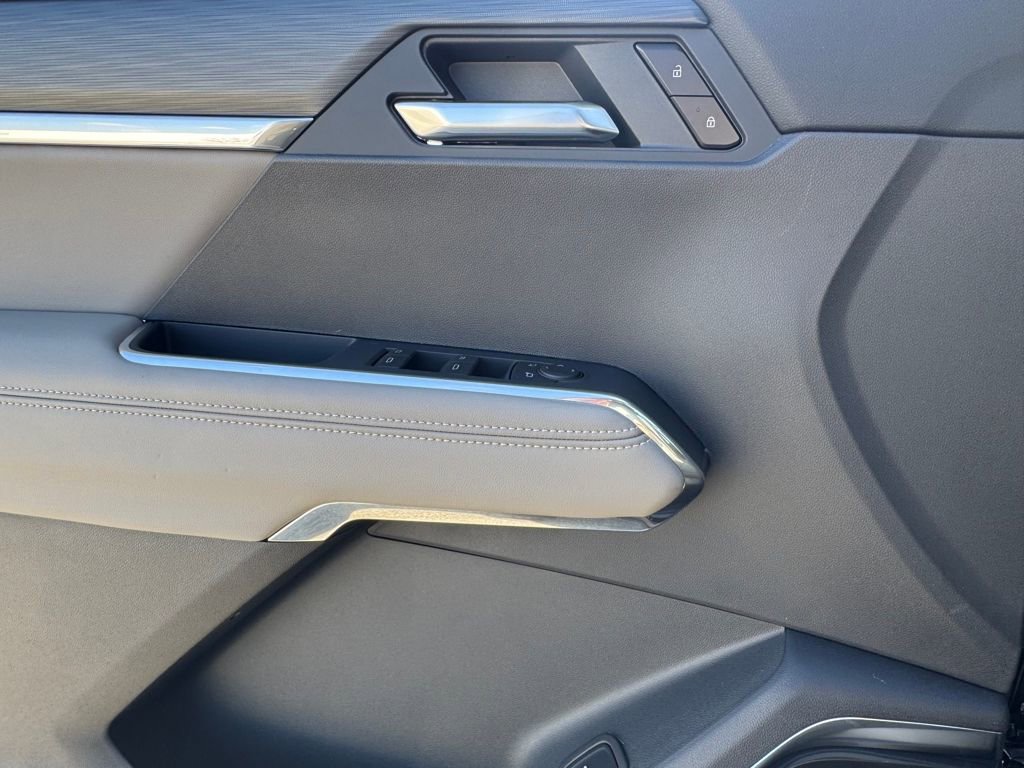 New 2026 GMC Acadia Elevation w/ Black Edition FWD image 17