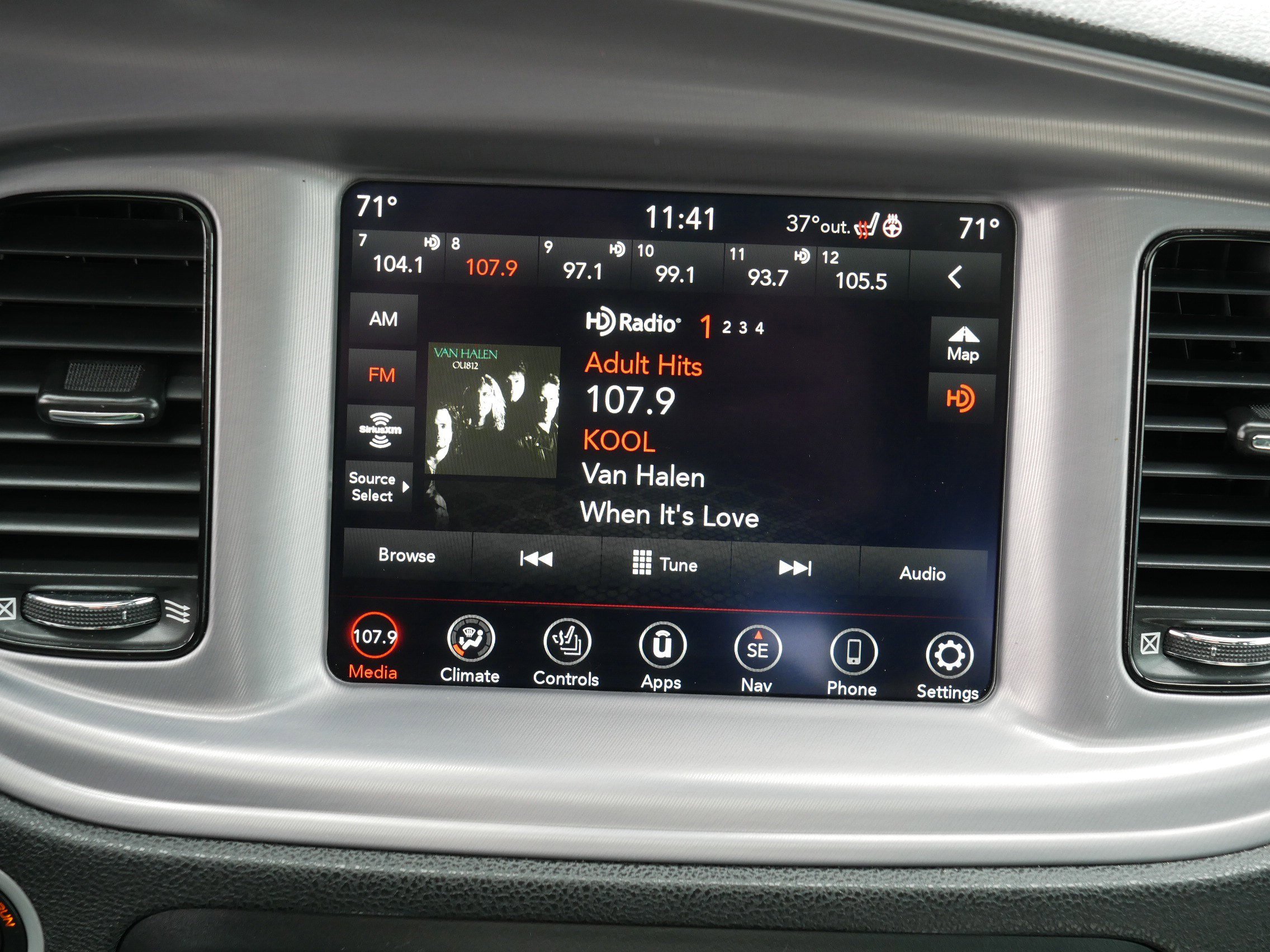 Used 2023 Dodge Charger SXT w/ Blacktop Package image 22