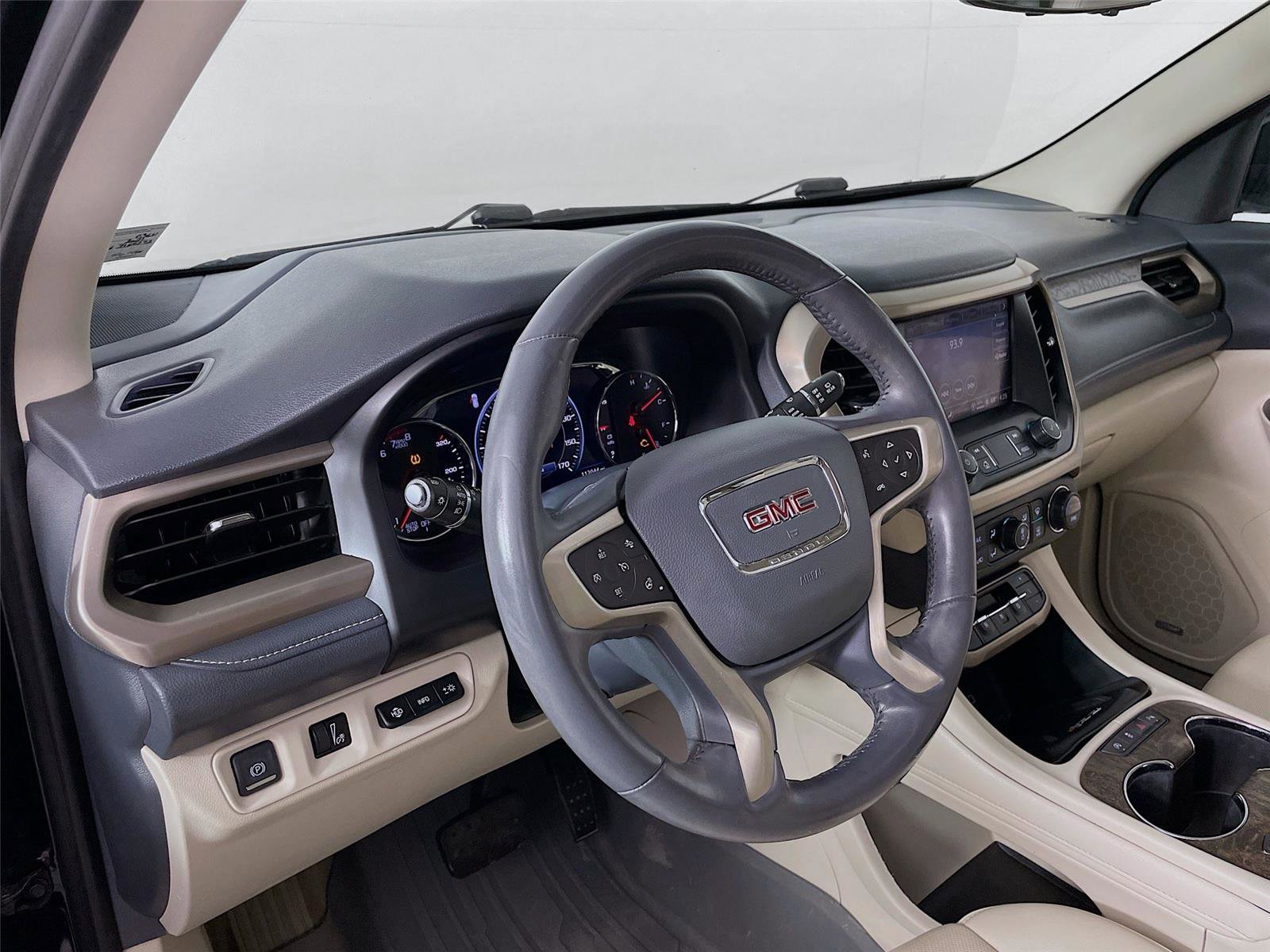 Used 2021 GMC Acadia Denali w/ Denali Technology Package image 14