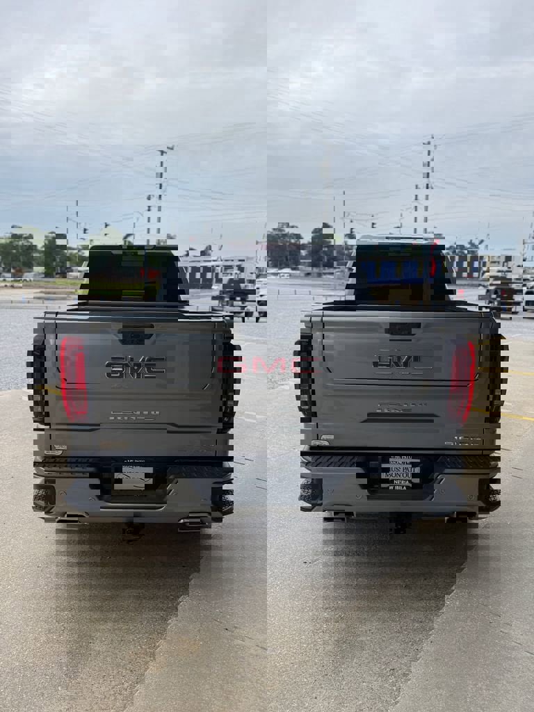 Used 2024 GMC Sierra 1500 Denali w/ Denali Reserve Package AWD/4WD image 6