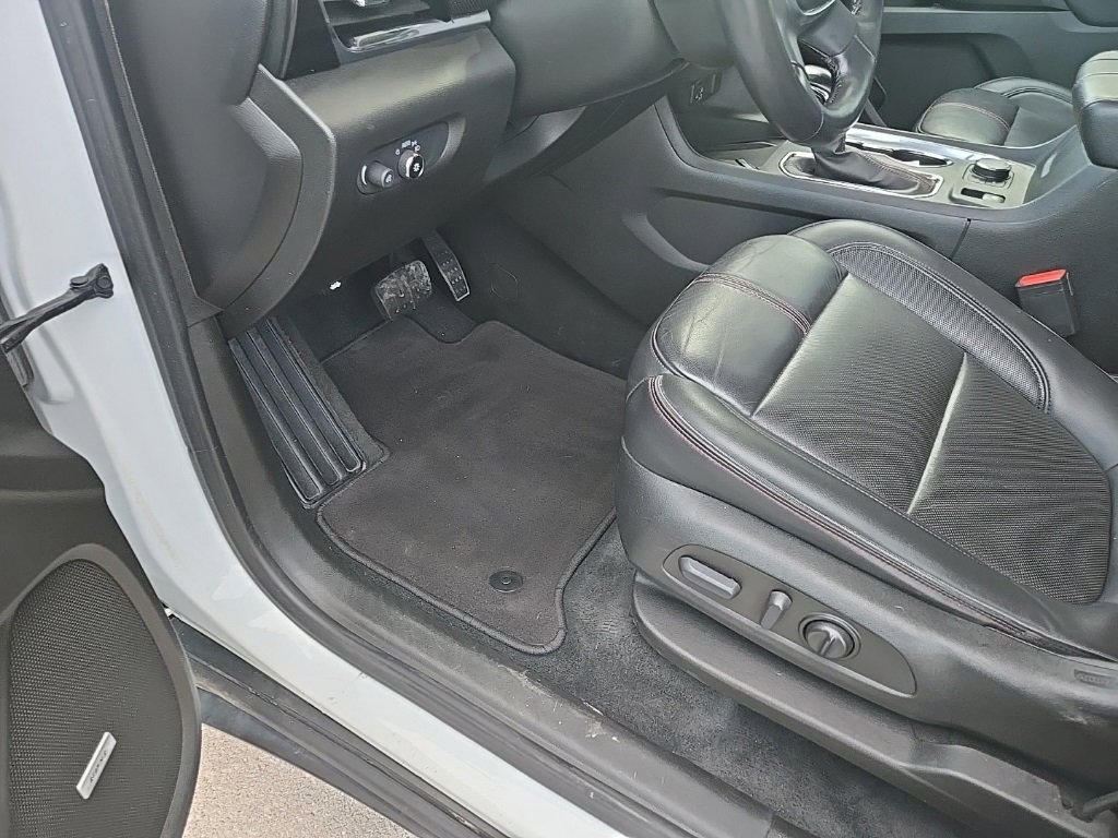 Used 2022 Chevrolet Traverse RS image 38