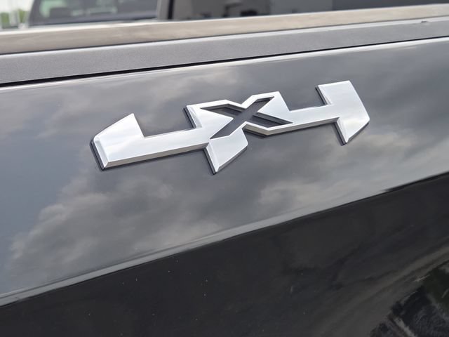 Used 2021 GMC Sierra 1500 SLT w/ SLT Premium Plus Package AWD/4WD image 5