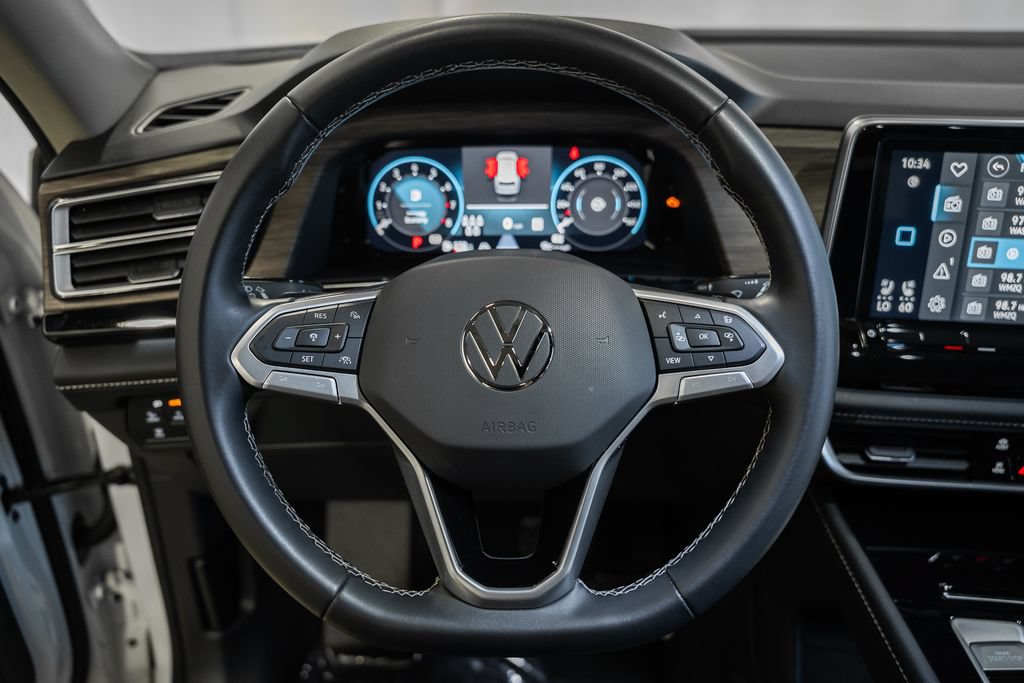 Used 2025 Volkswagen Atlas SEL AWD/4WD image 20
