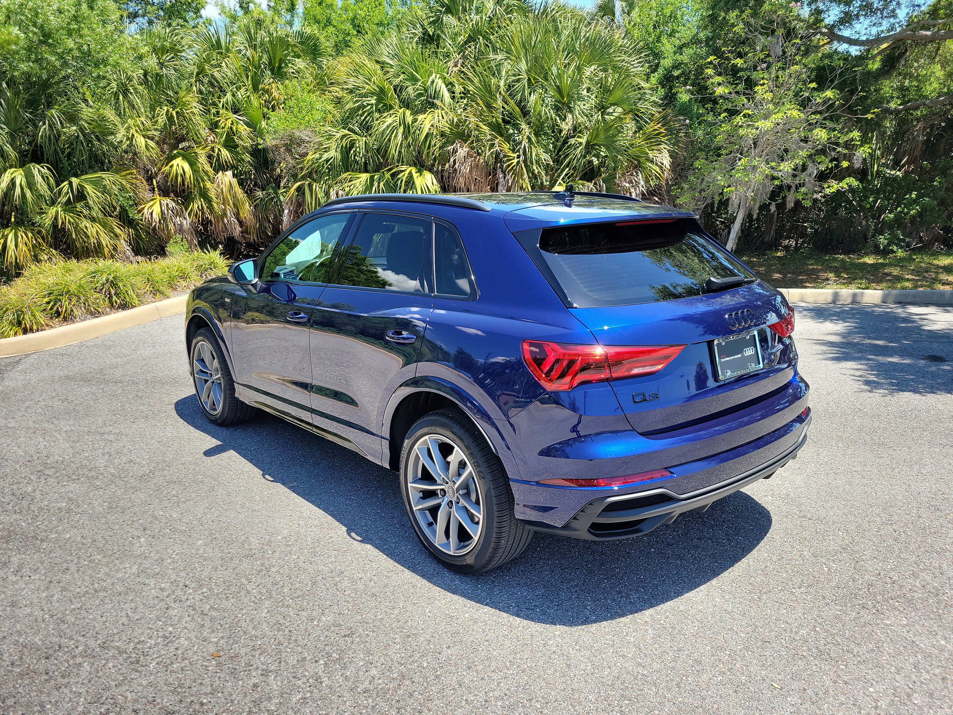 Certified 2023 Audi Q3 2.0T Premium w/ Black Optic Sport Package AWD/4WD image 7