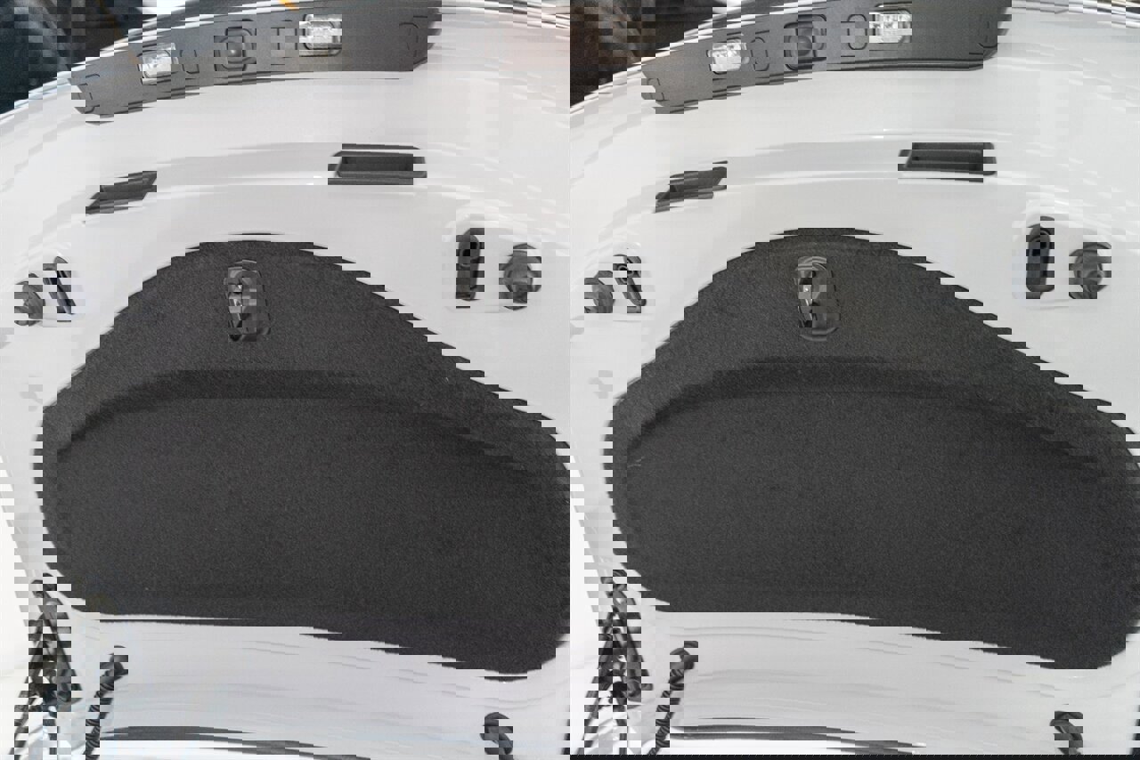 Used 2020 Jaguar F-TYPE SVR image 40