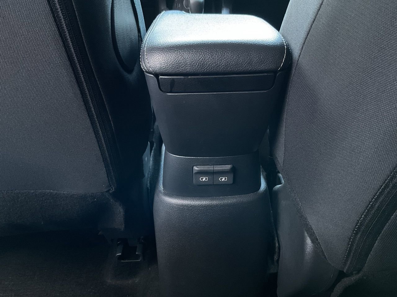 Used 2024 Nissan Kicks S image 19