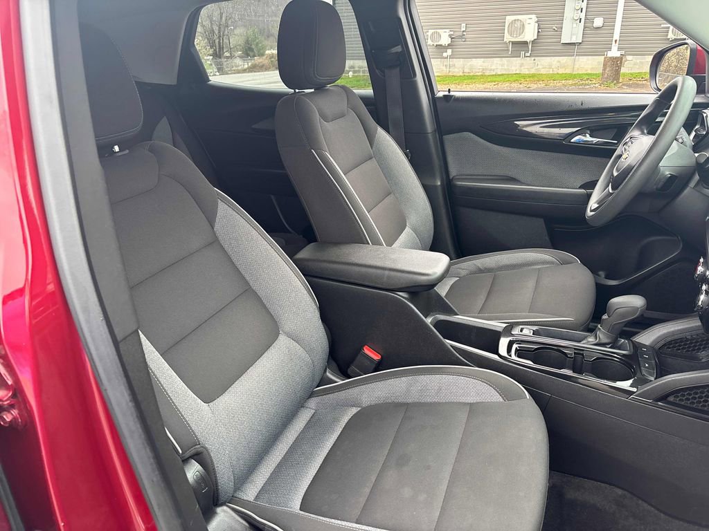 Used 2024 Chevrolet TrailBlazer LT FWD image 26