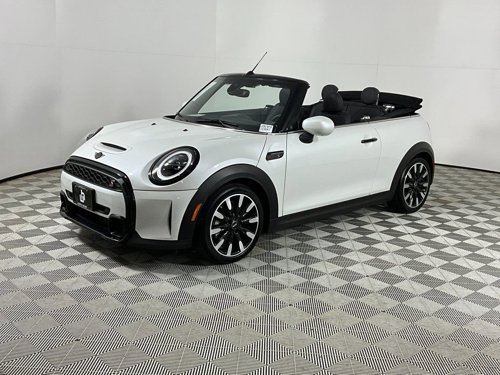 Used 2023 MINI Cooper S image 2