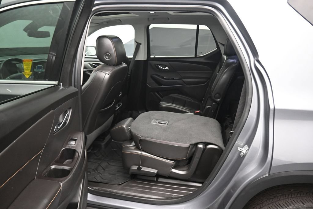 Used 2020 Chevrolet Traverse LT w/ LT Premium Package AWD/4WD image 39