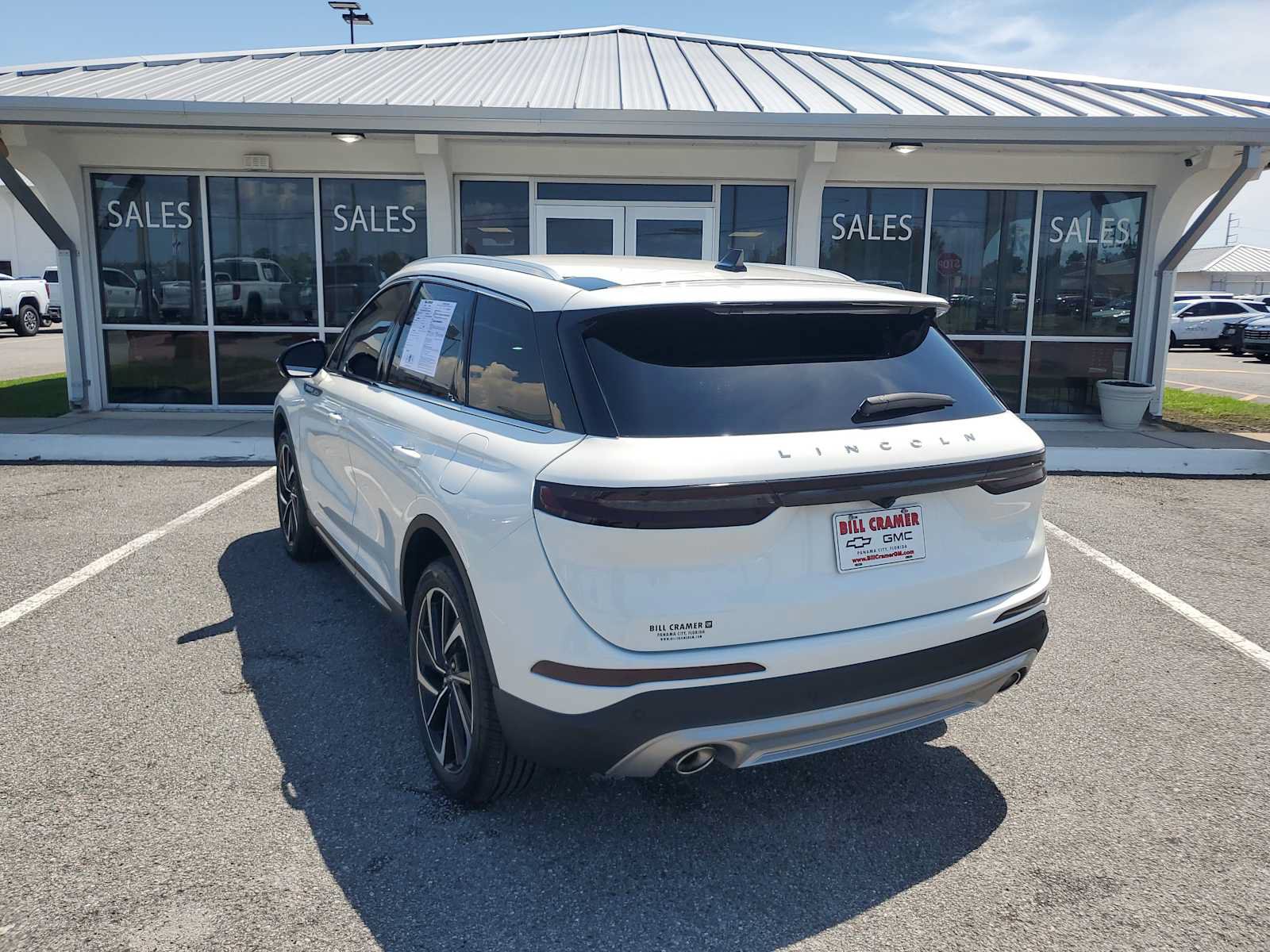 Used 2023 Lincoln Corsair Reserve FWD image 3