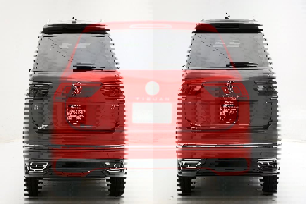 Used 2024 Volkswagen Tiguan SEL R-Line image 9