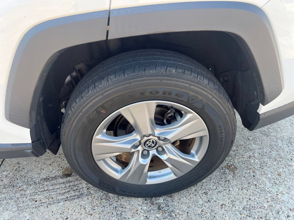 Used 2022 Toyota RAV4 XLE w/ Convenience Package AWD/4WD image 9