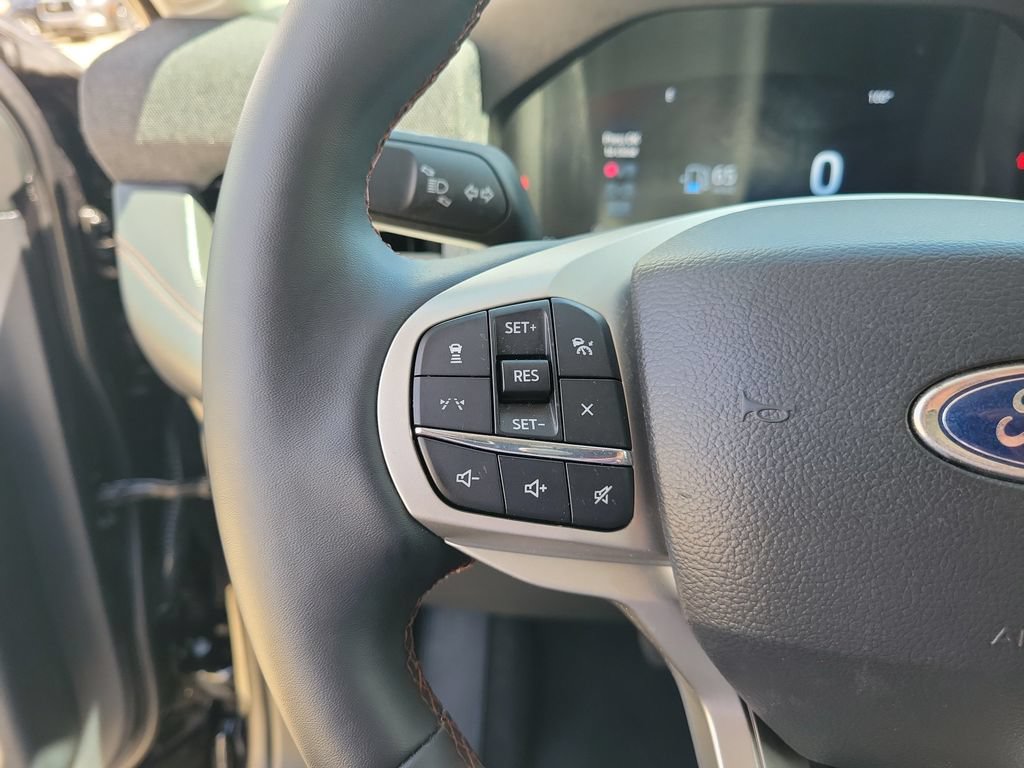 Used 2026 Ford Explorer Active AWD/4WD image 25
