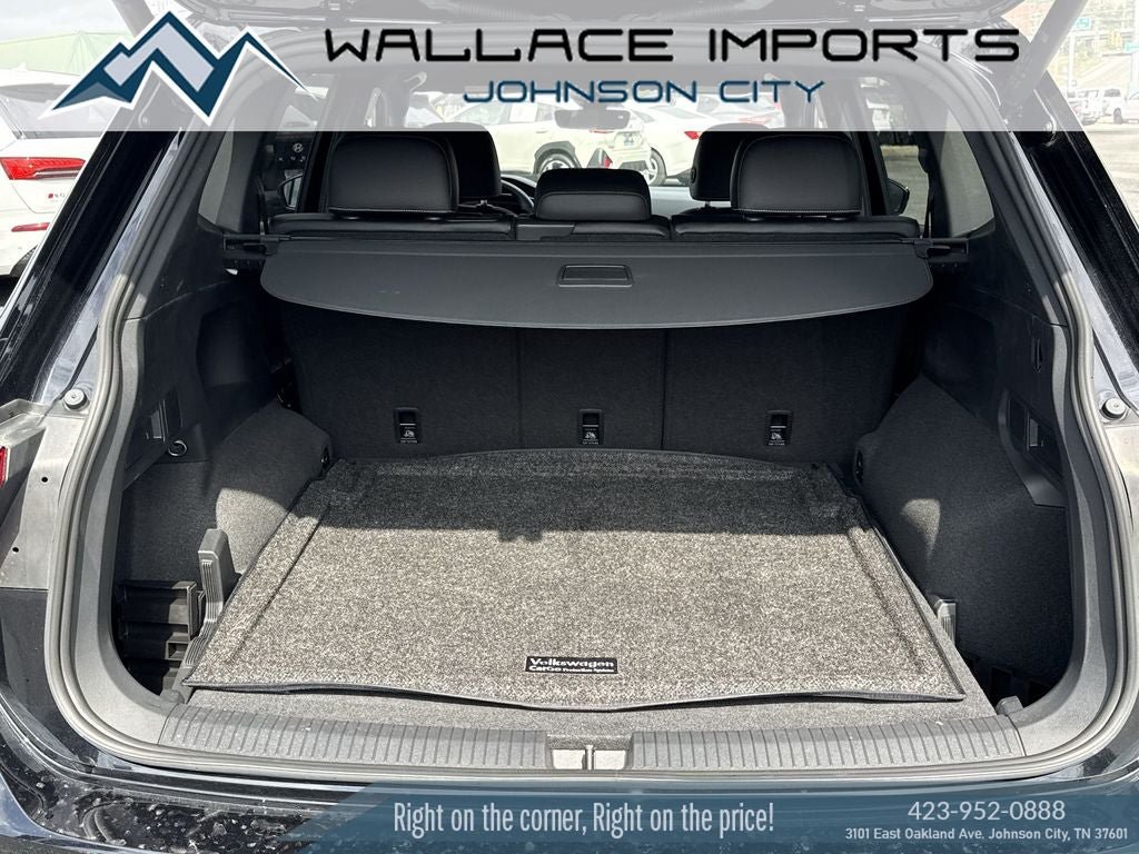Used 2024 Volkswagen Tiguan SEL R-Line AWD/4WD image 44