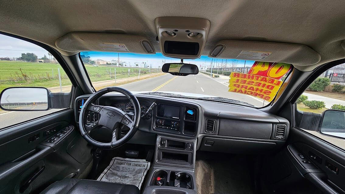 Used 2004 Chevrolet Silverado 2500 LT w/ Skid Plate Package image 12