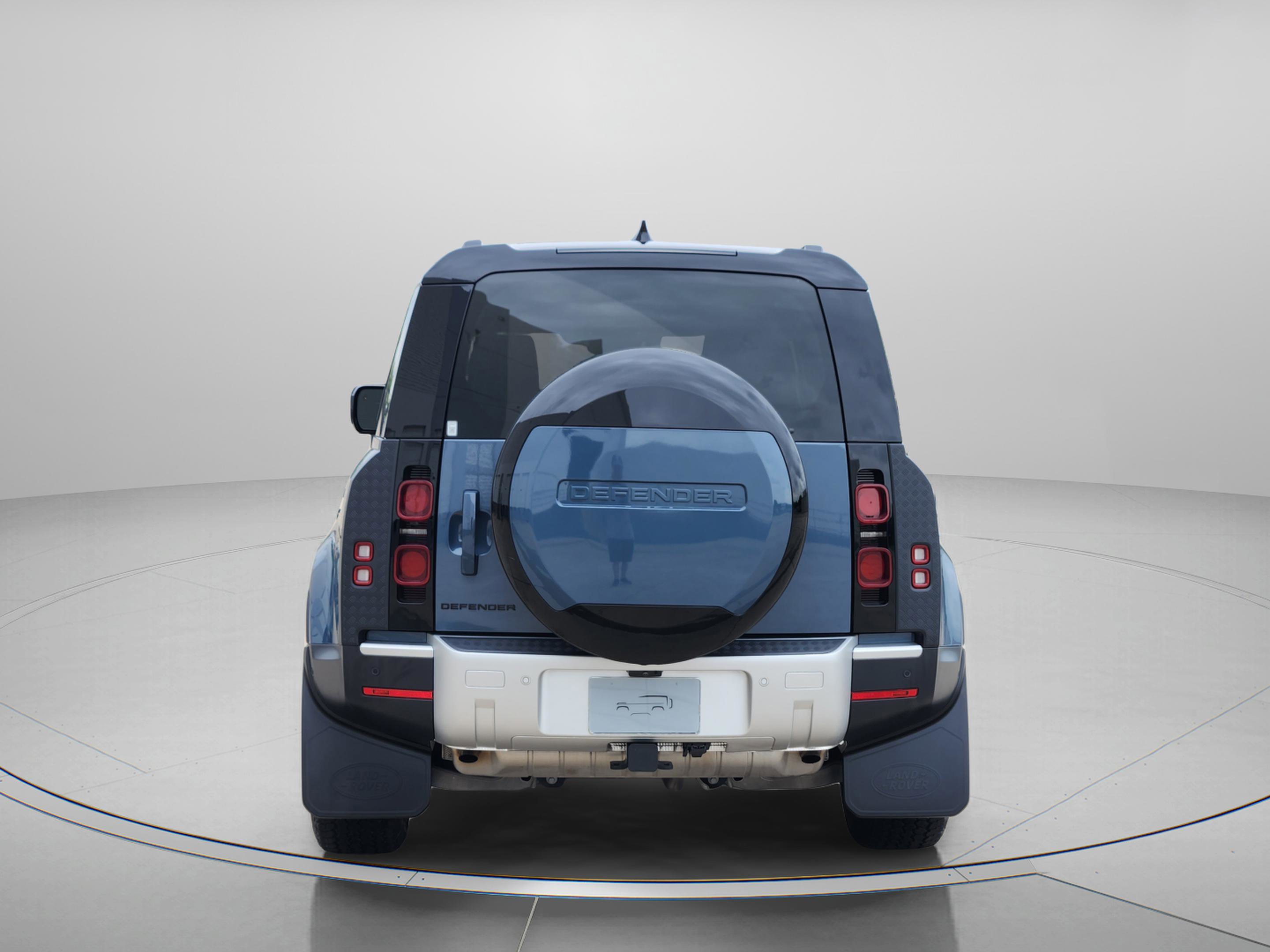 Certified 2025 Land Rover Defender 110 S image 4