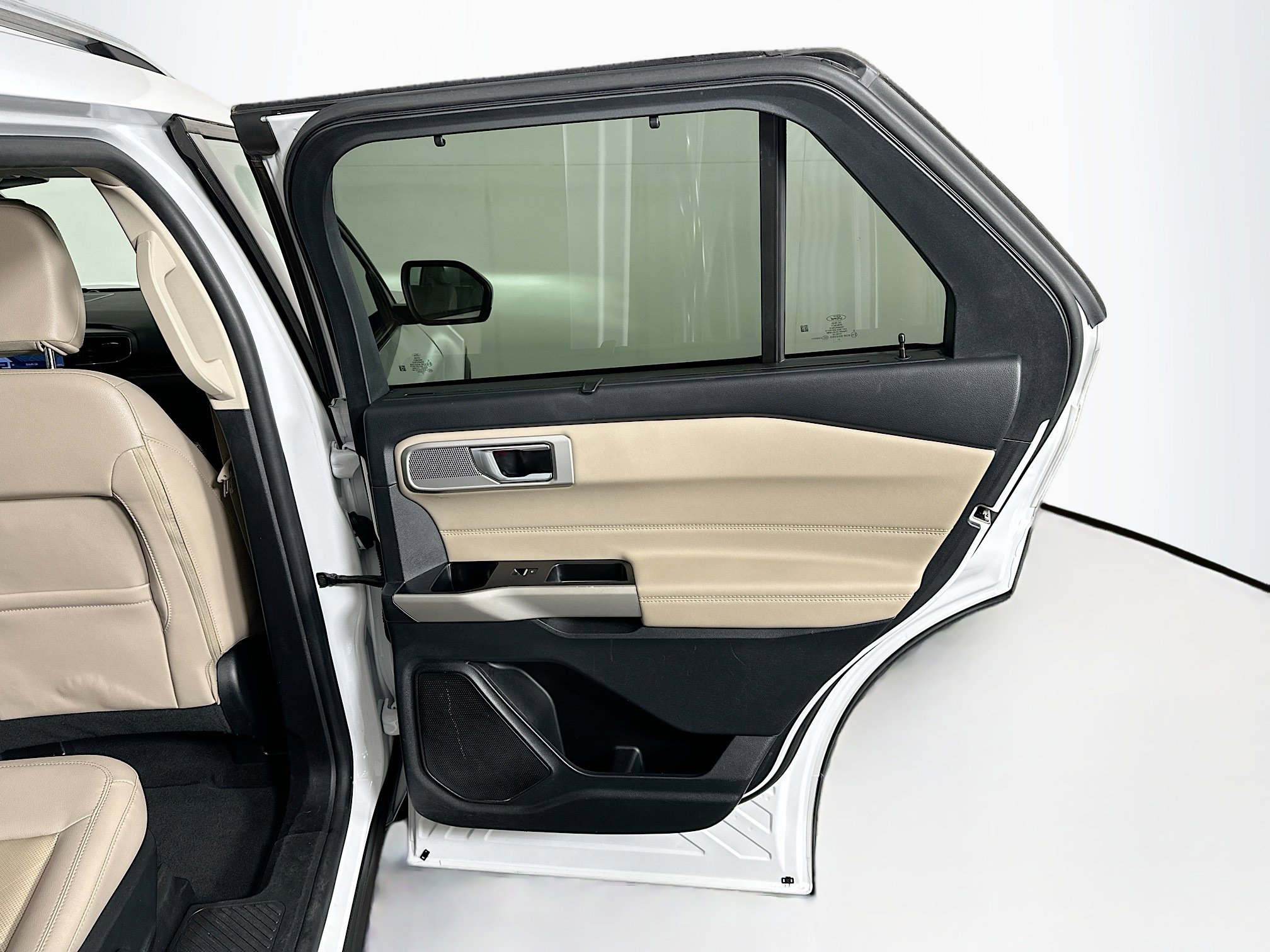 Used 2022 Ford Explorer Limited image 32