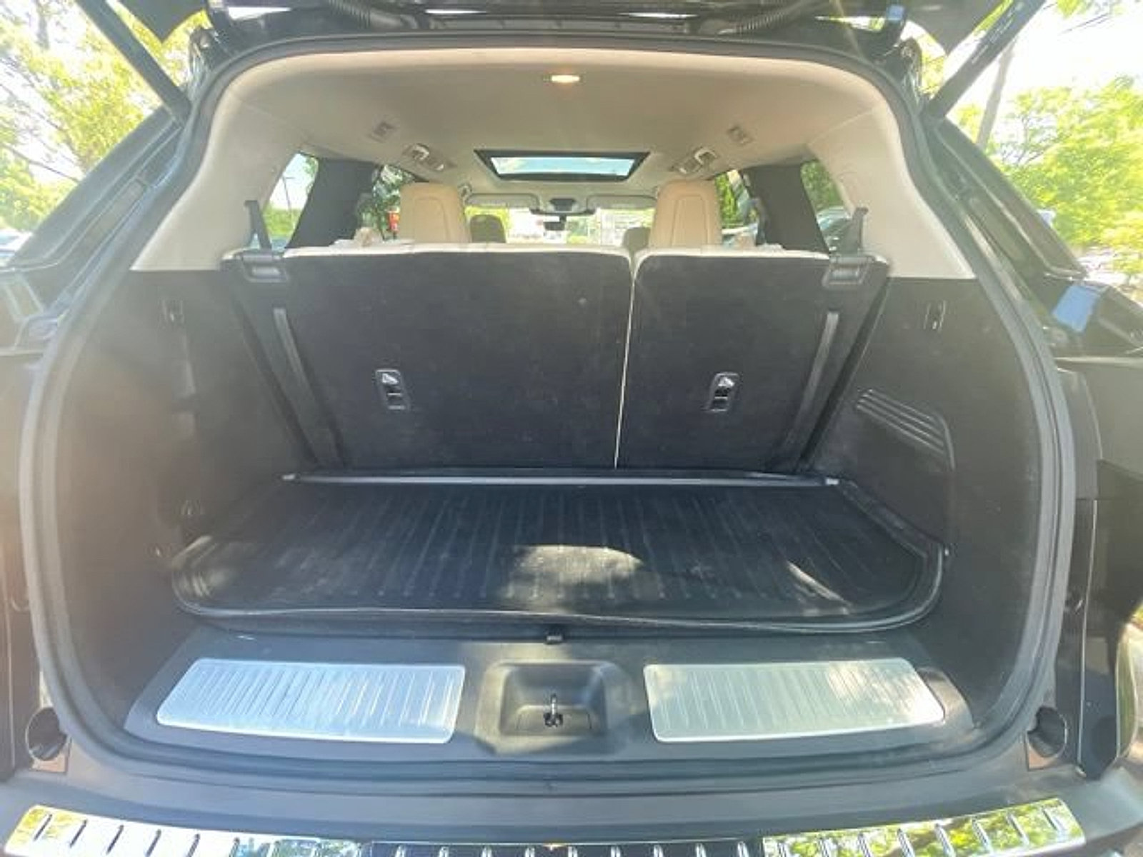 Certified 2023 INFINITI QX60 Luxe w/ Performance Audio Package AWD/4WD image 18