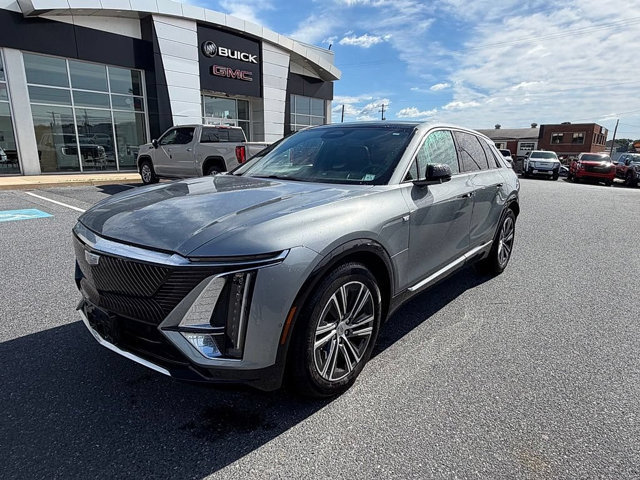 Used 2024 Cadillac Lyriq Luxury w/ LPO, Floor Liner Package AWD/4WD image 8