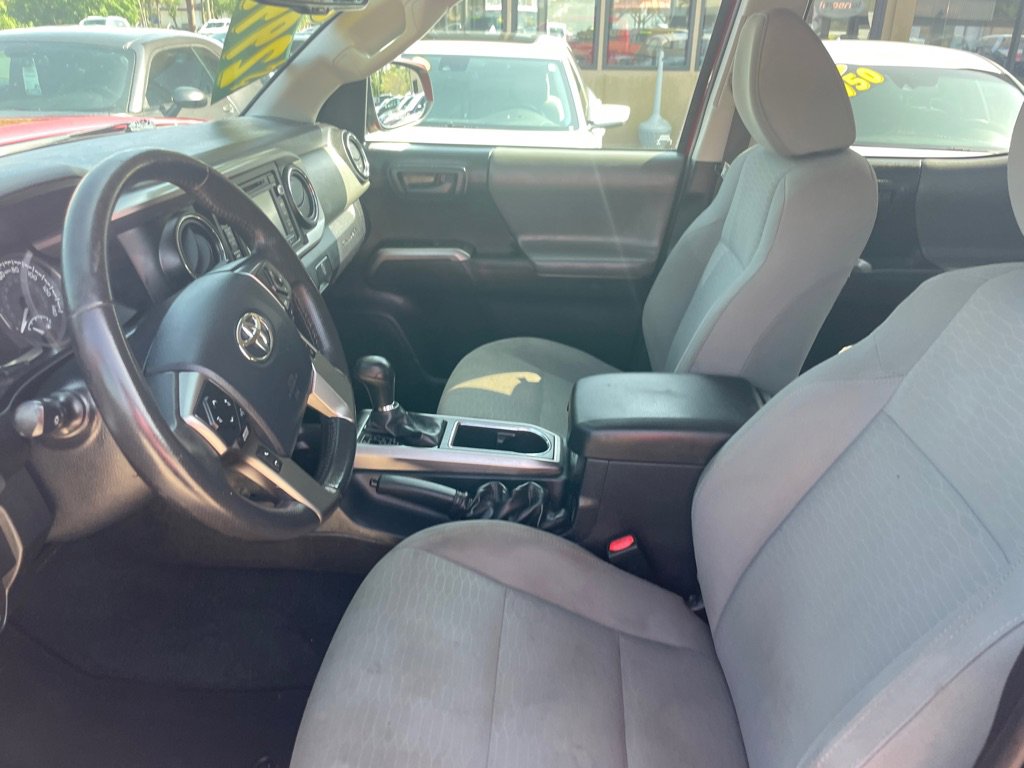 Used 2019 Toyota Tacoma TRD Off-Road image 16