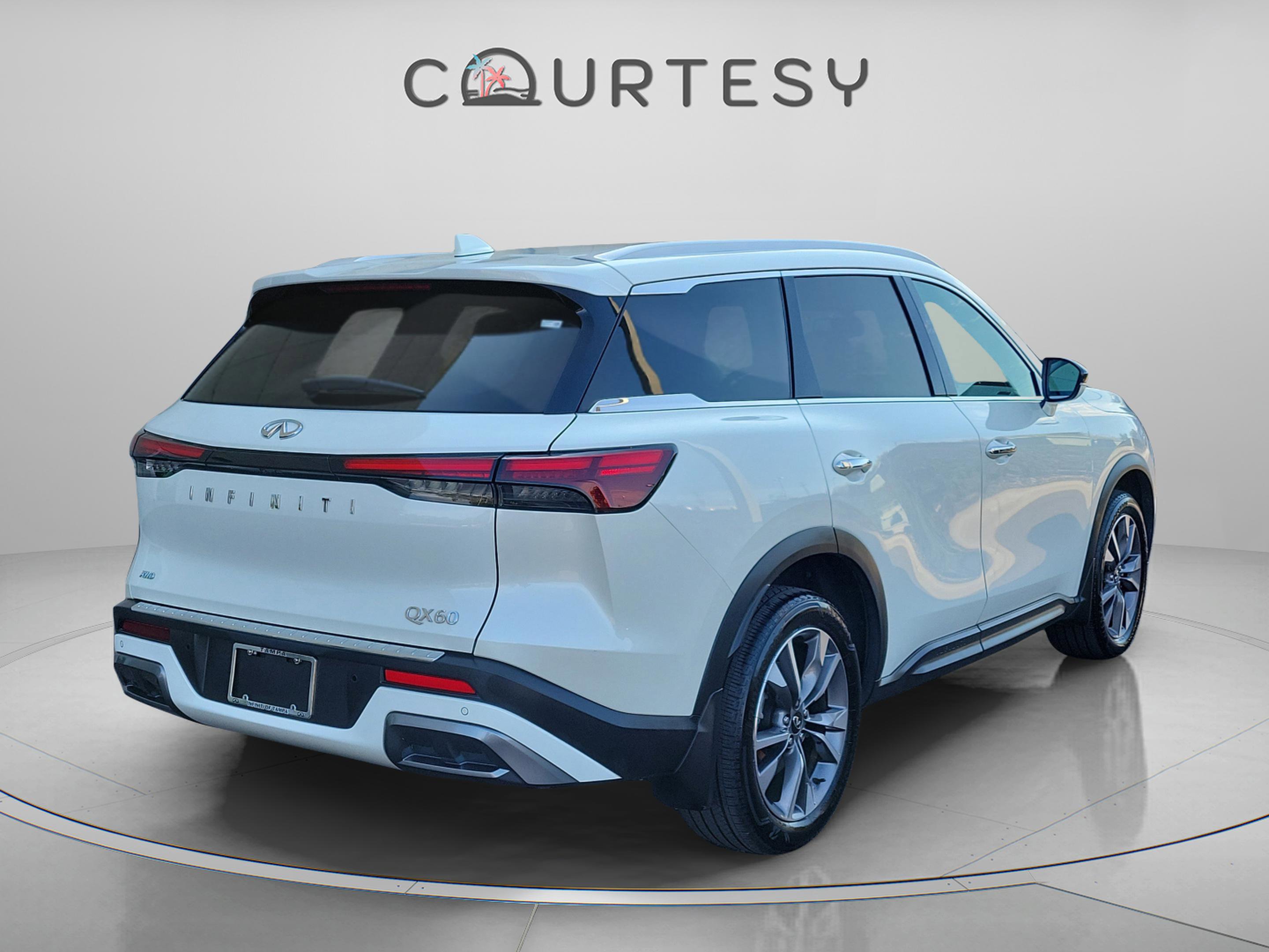 Used 2022 INFINITI QX60 Luxe w/ Cargo Package image 4