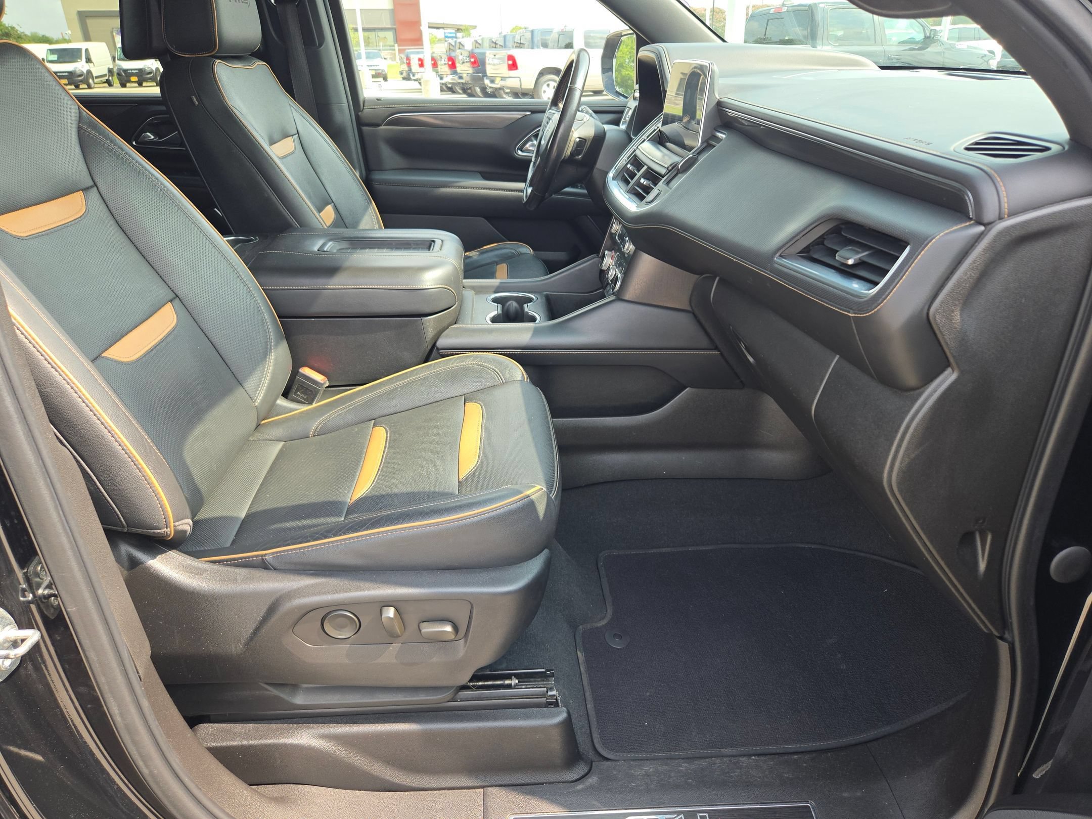 Used 2021 GMC Yukon XL AT4 w/ AT4 Premium Package AWD/4WD image 28