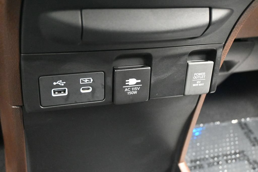 Used 2025 Honda Odyssey Elite image 24