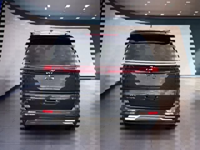 Certified 2024 Kia Carnival SX Prestige image 4