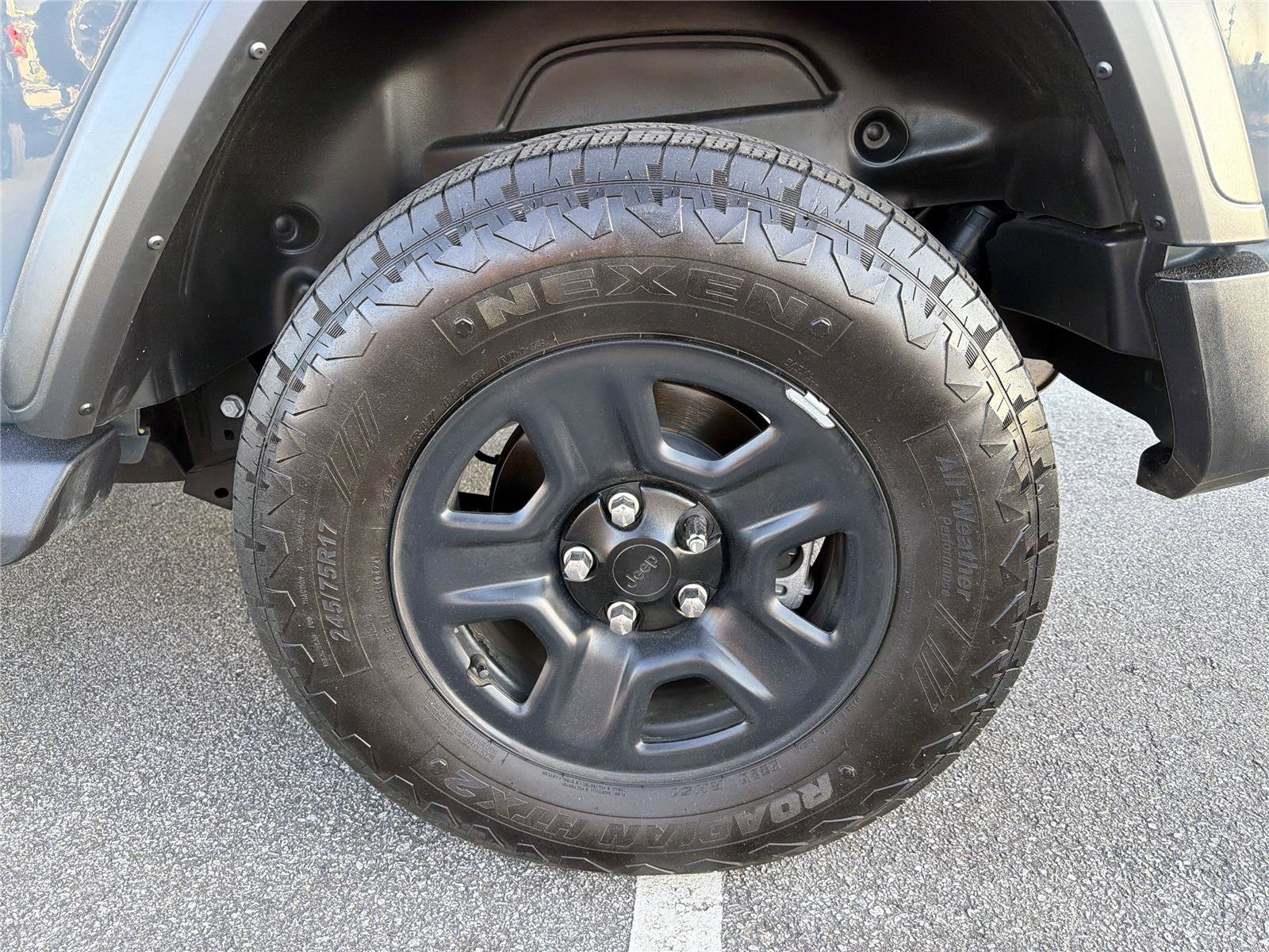Used 2025 Jeep Wrangler Sport AWD/4WD image 19