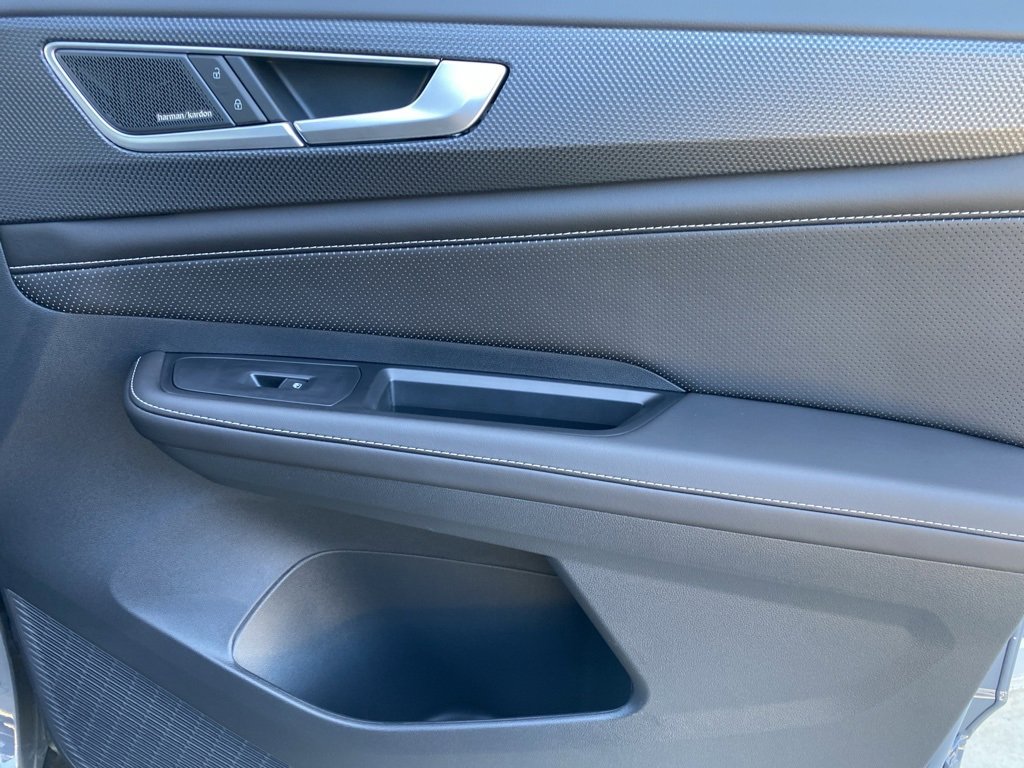 New 2025 Volkswagen Atlas Cross Sport SEL Premium R-Line image 27