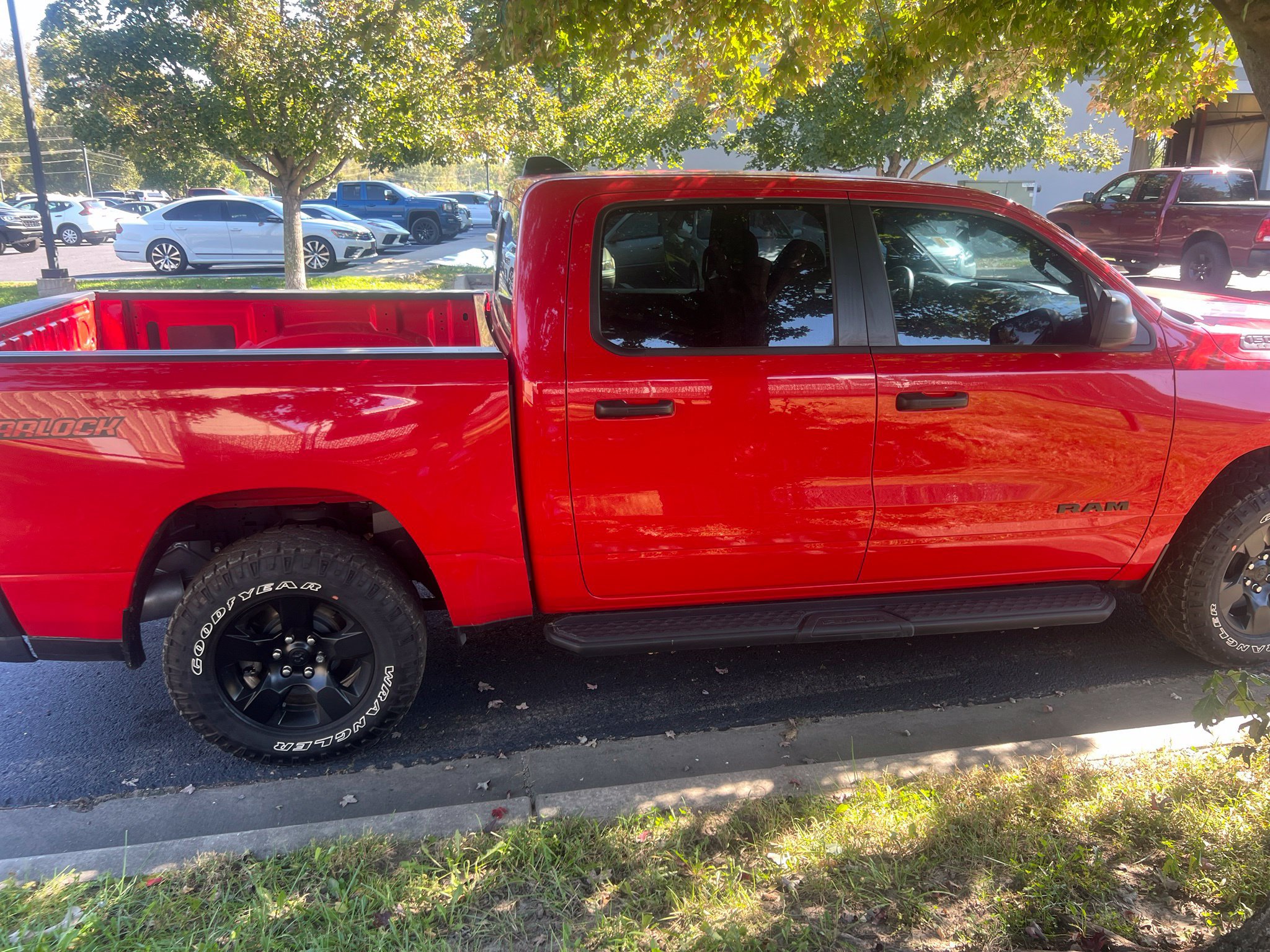 Used 2025 RAM 1500 Warlock AWD/4WD image 4