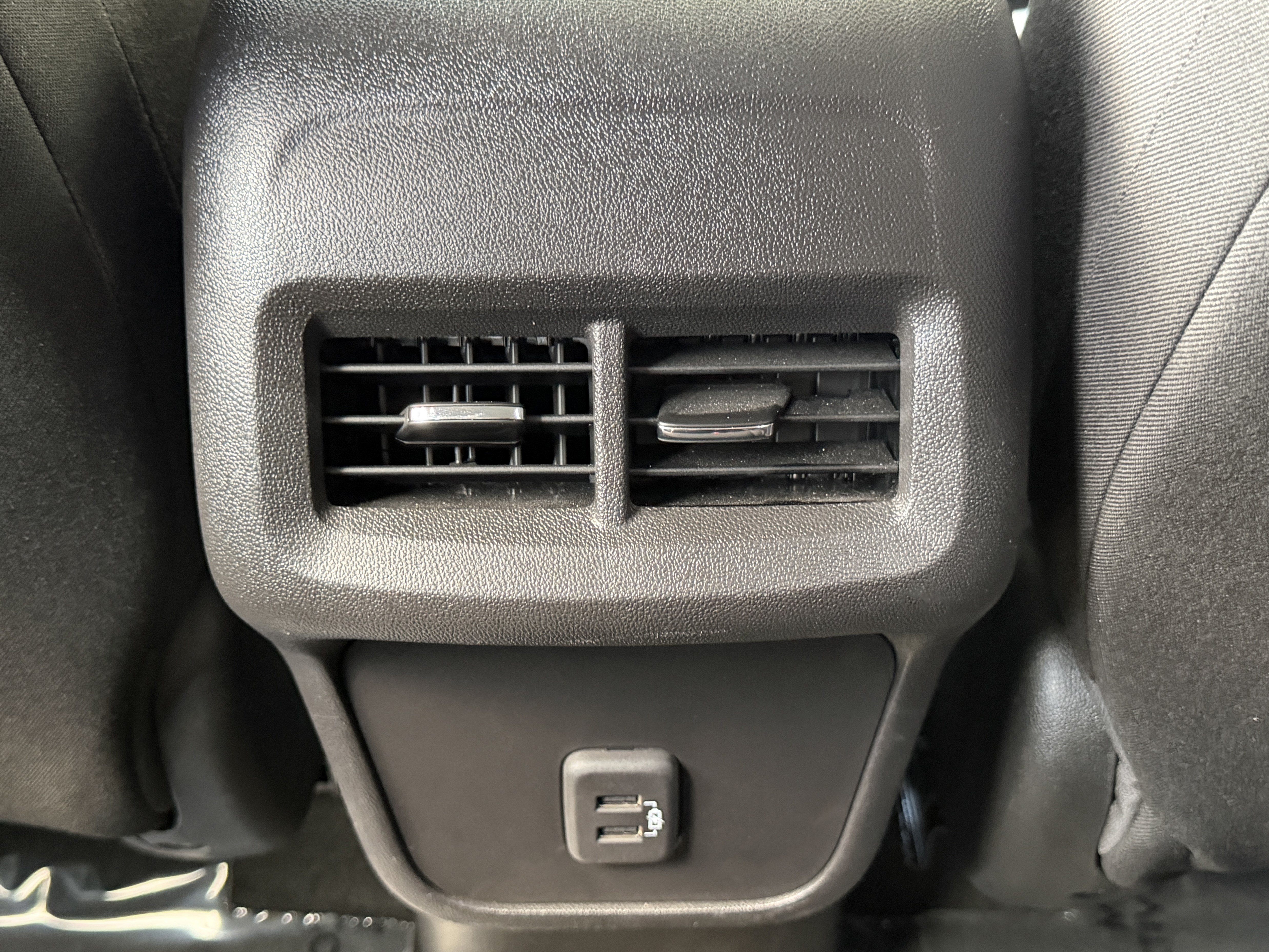 Used 2024 Chevrolet Equinox LT FWD image 26
