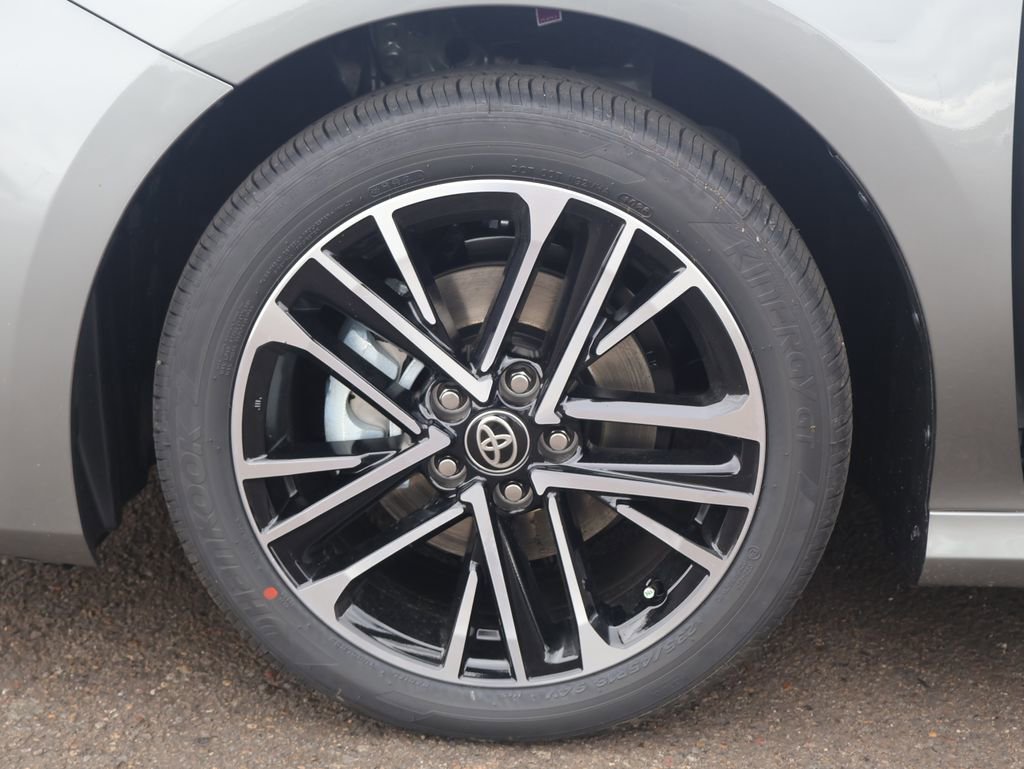 New 2026 Toyota Camry XLE w/ Premium Package AWD/4WD image 36