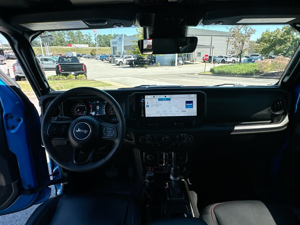 Used 2024 Jeep Wrangler Unlimited Rubicon AWD/4WD image 3